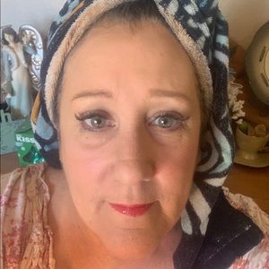 Meet your Posher, Jeanne